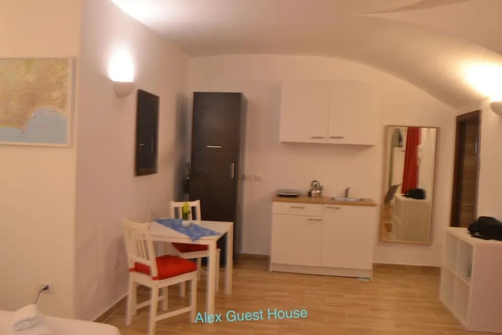 Apartment Alex Guest House. Naples